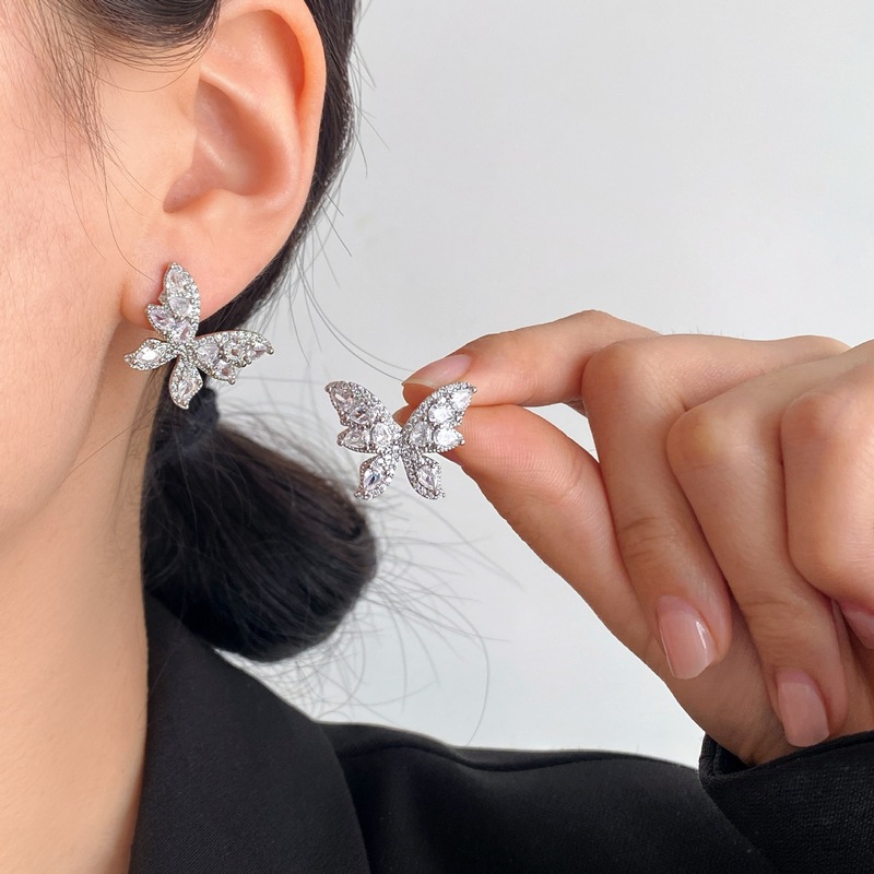 大衆がデザインしているのは、蝶の蚊取り盤の耳のクリップが小さくて正確な森系のファッション的な雰囲気があります。|undefined