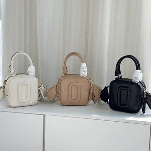 MJ�W���¿��^��ţƤ�����wС�����μ�б��������r�аٴ���ƤŮ��