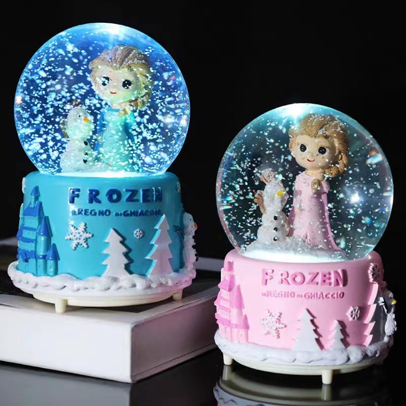 Fábrica directa de una gran cantidad de caja de música luminosa bola de cristal flotante automática nieve regalos de día de San Valentín adornos