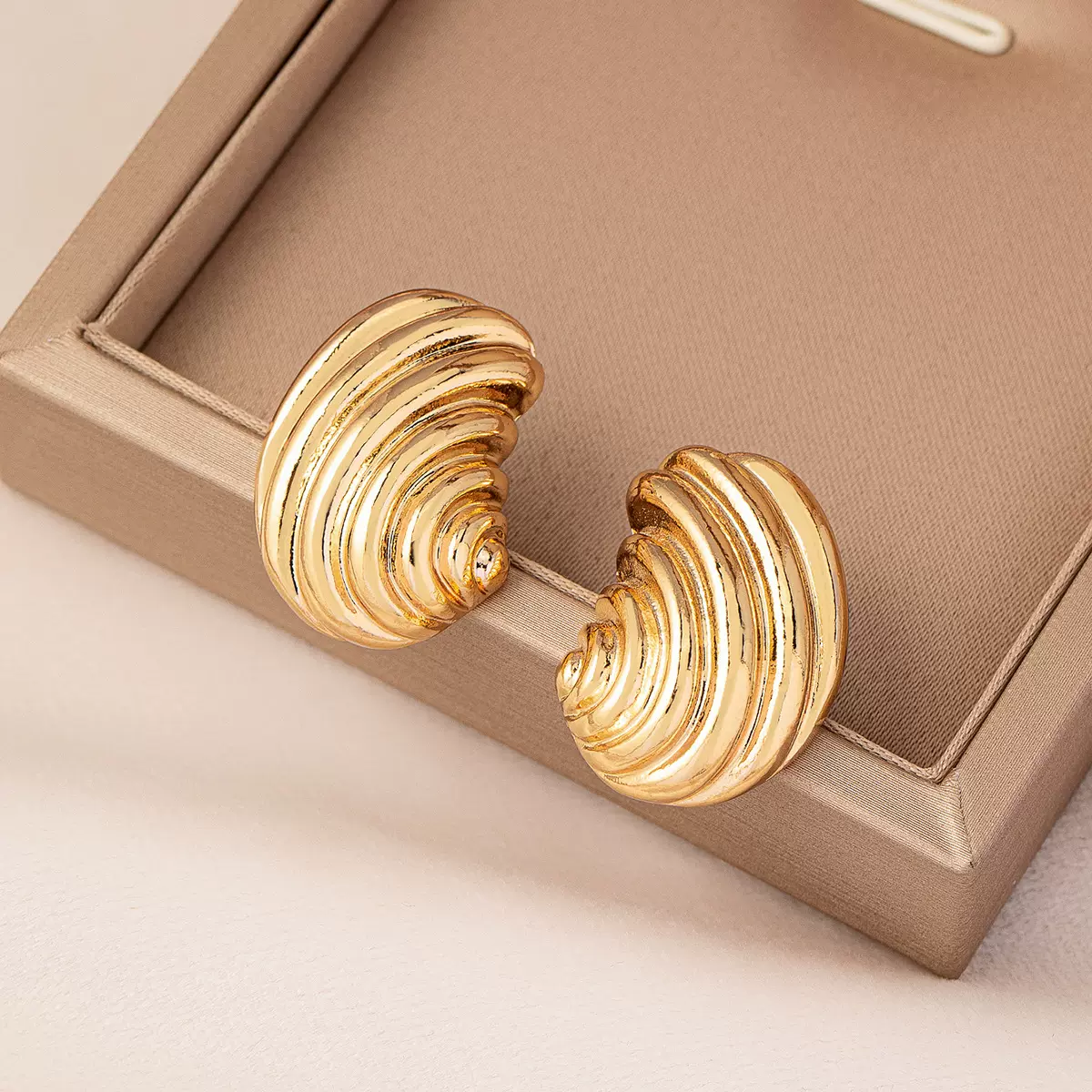 高级感牛角包潮耳饰法式复古简约百搭耳钉配饰时尚轻奢精致