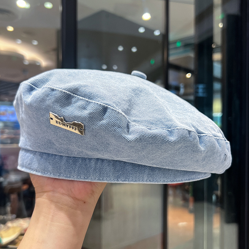 Japanische Retro-Denim-Baskenmütze für Damen mit großem Kopfumfang, modischem Metalllabel und Vintage-Waschung._voghion.com