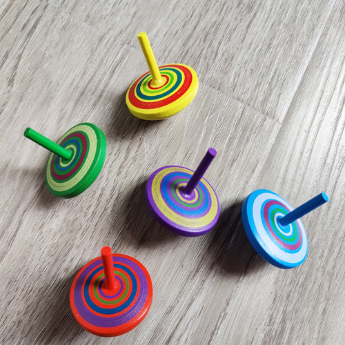 Wooden spinning top toy new children's manual twist for boys and girls hand spin stress relief creative retro
