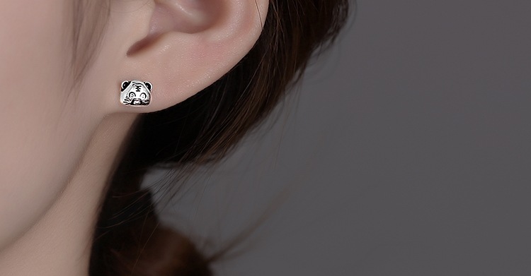 Cute Fashion S925 Silver Little Tiger Stud Earrings Ring display picture 4