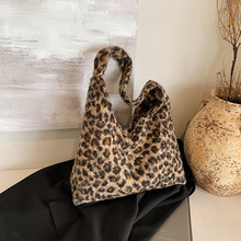 �ﶬ���y�¿�μ���n�����e������Ůʿ���ذ�ͨ��㼑��LҸ�°�