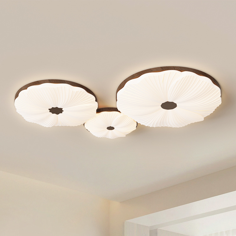 Lámpara de techo de dormitorio simple estilo antiguo retro redondo flor de nogal lámpara de dormitorio principal luz de habitación de viento silencioso 2025