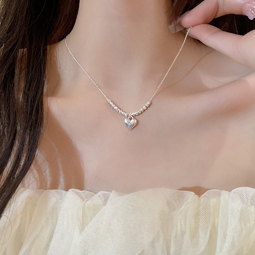 Ins trendy internet celebrity same three-dimensional love necklace women's light luxury niche versatile temperament striped bead clavicle chain