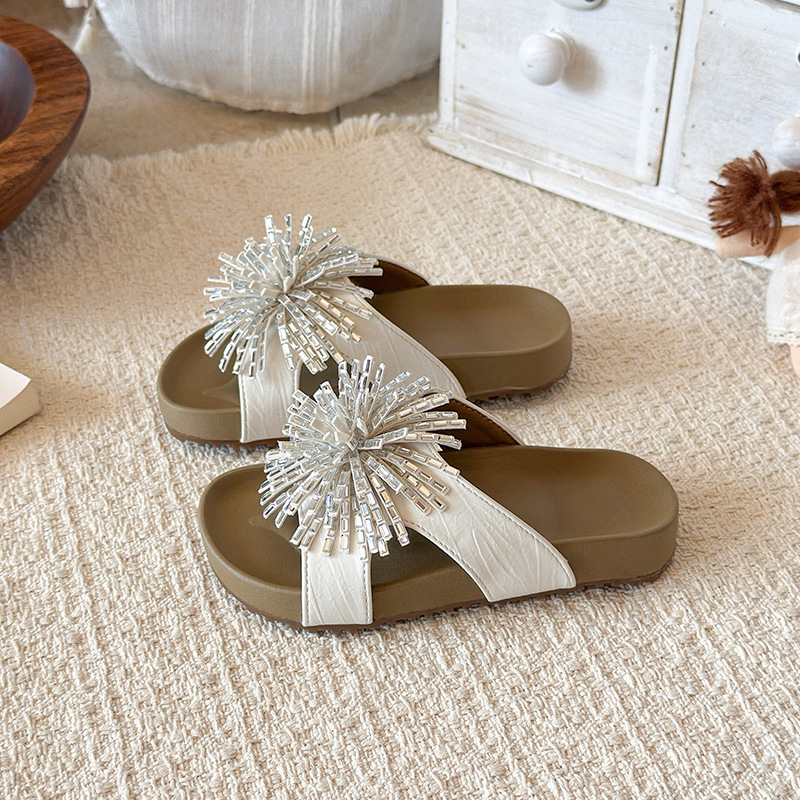 Zapatos de playa de moda de niñas versátiles 2026 verano nuevos zapatos de boccan huecos para niños zapatos de princesa