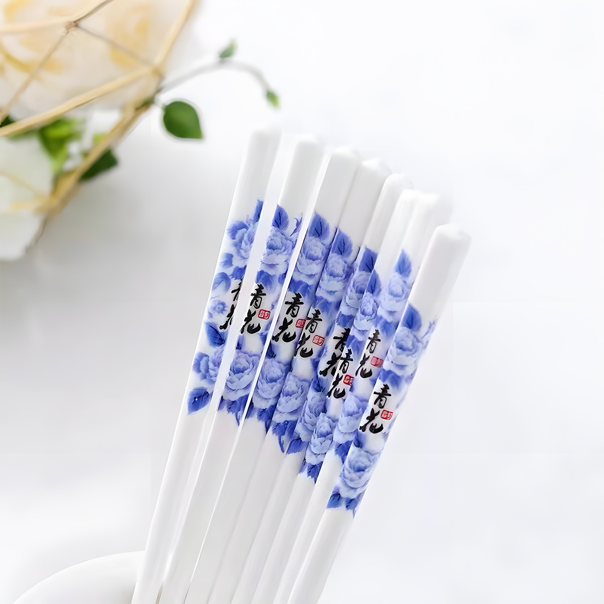 Palillos de cerámica azul y blanco, porcelana blanca, vajilla para el hogar, resistente a altas temperaturas, a prueba de moho y sin deformación, palillos de regalo al por mayor