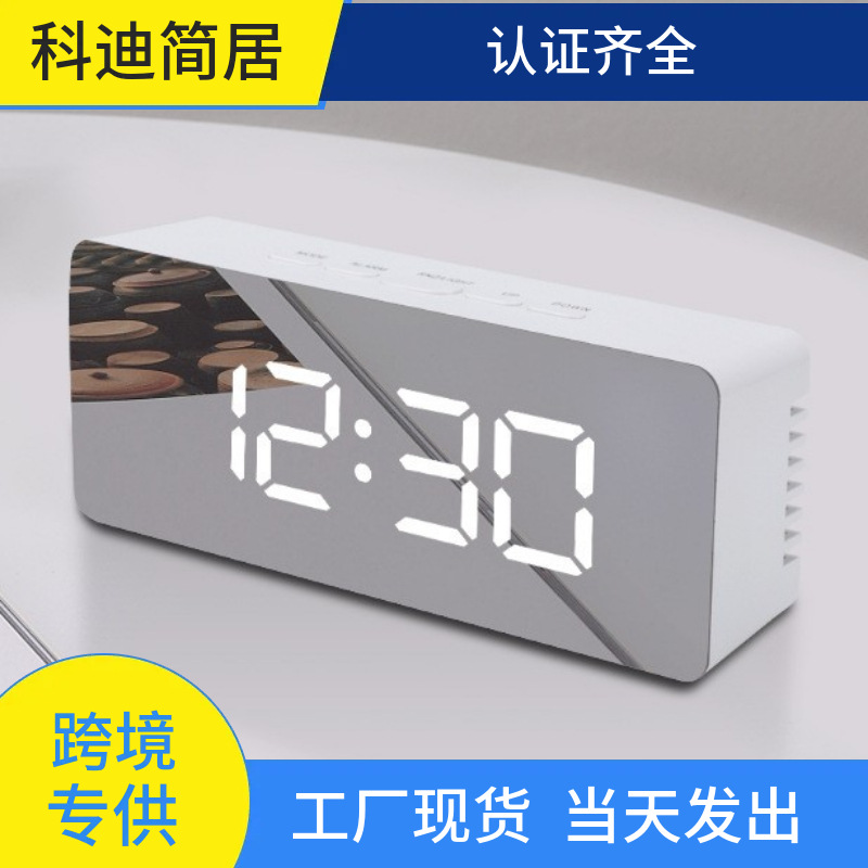 Simple ins estilo LED digital espejo electrónico despertador escritorio pequeño reloj despertador para estudiantes niños reloj electrónico al por mayor