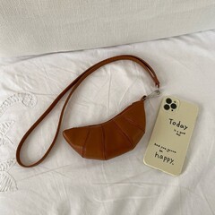 新型フランスは牛の角の包みの女性を賛美することができます。