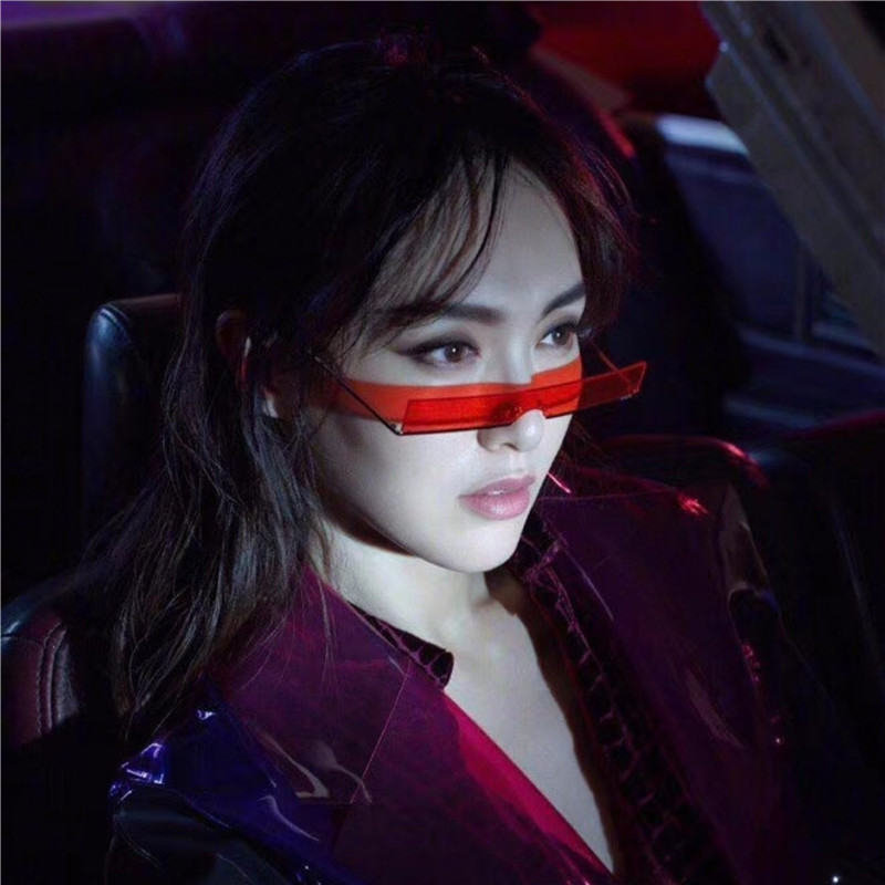 2021 nuevo Hip Hop gafas de sol de metal de borde estrecho europeo y americano pequeñas gafas de sol cuadradas Tang Yan mismas gafas de sol de moda