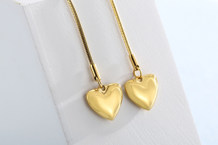 20g Weight PVD Coated Gold Plating Process Fashion Heart Shape Titanium Steel Necklace 1 Piece