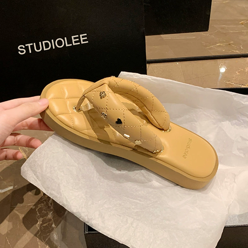 Summer slippers with diamond pattern for leisure, genuine leather, soft sole