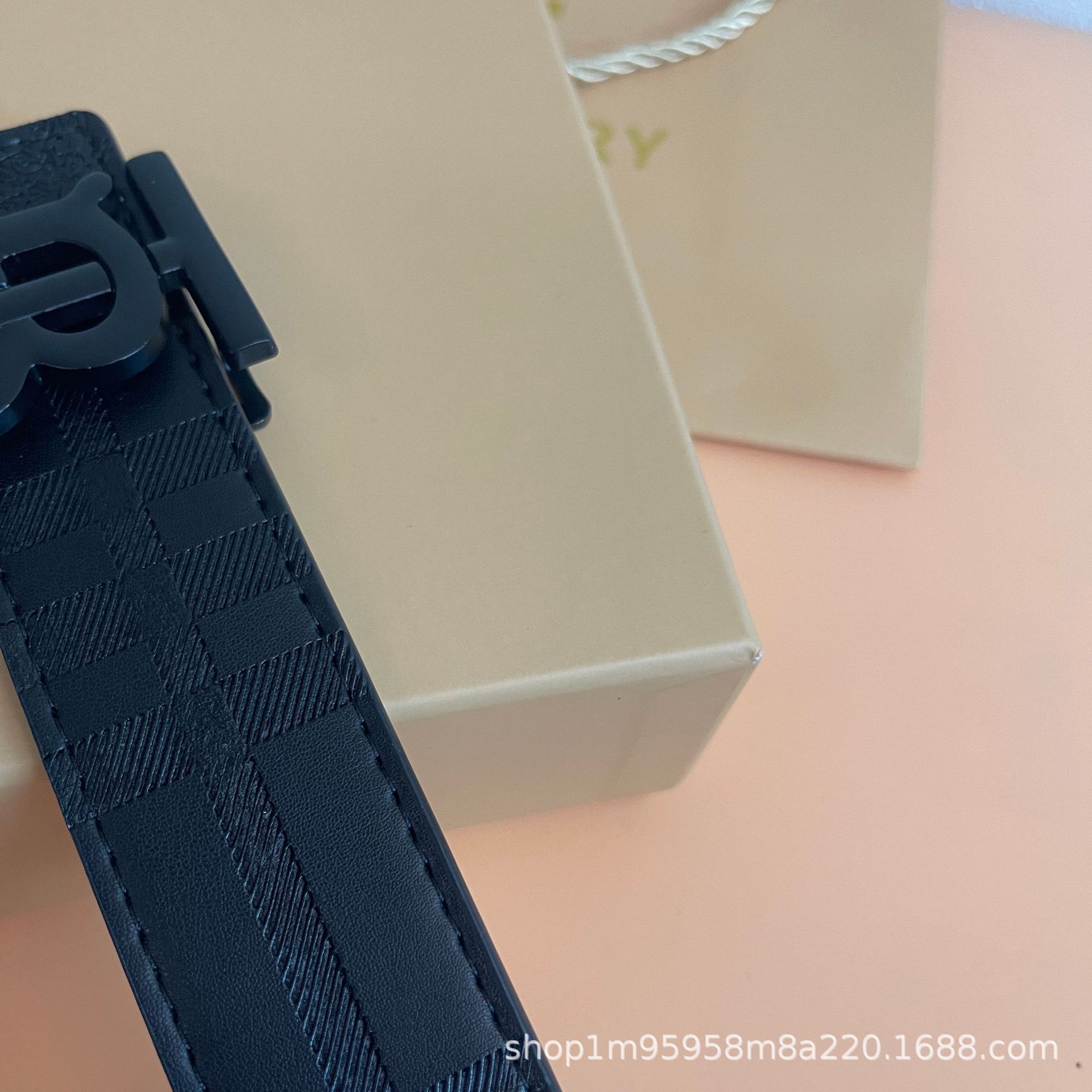 Embossed tb black buckle / 105cm