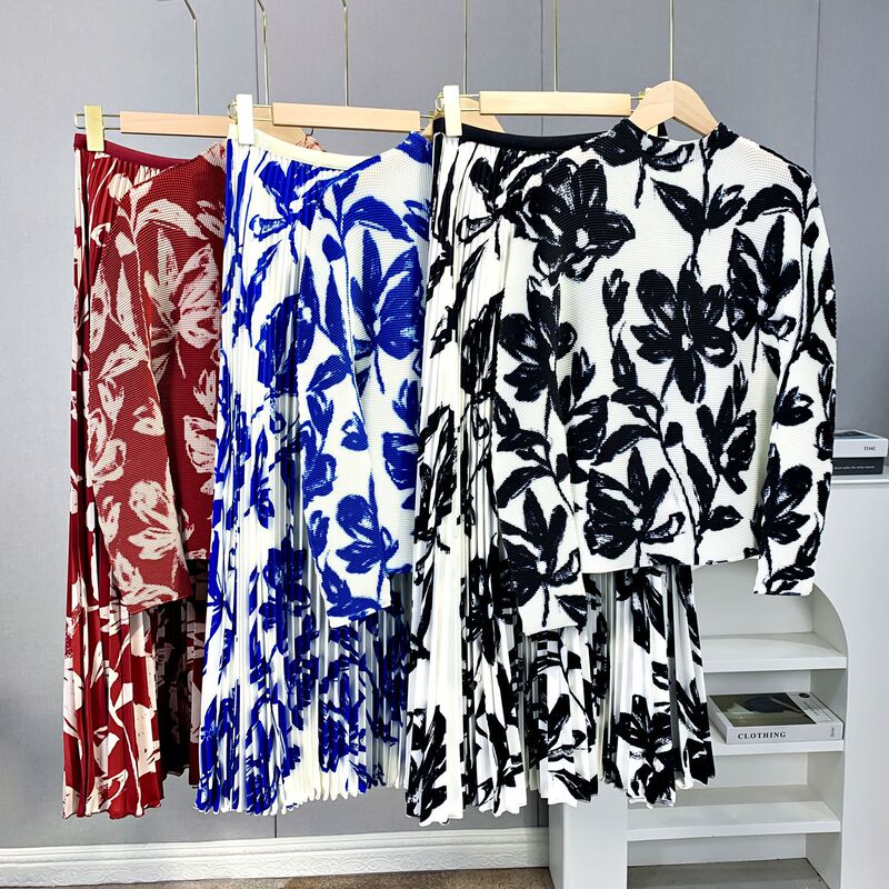 Fashionable Casual Two-Piece Set 2025 Spring New Style High-End Printed Elegant High-Waisted Pleated Skirt Suit for Women