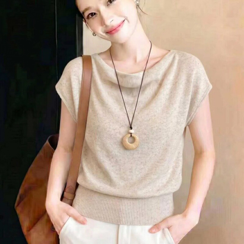 Korean-Style Off-Shoulder Knit Top for Women, 2026 New Summer Model, Elegant and High-End Niche Design, Waist-Cinching Short Top Korean-Style Off-Shoulder Knit Top for Women, 2026 New Summer Model, Elegant and High-End Niche Design, Waist-Cinching Short Top