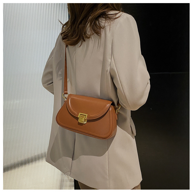 Fashion Casual Lock Solid Color Shoulder Bag Wholesale Nihaojewelry display picture 11