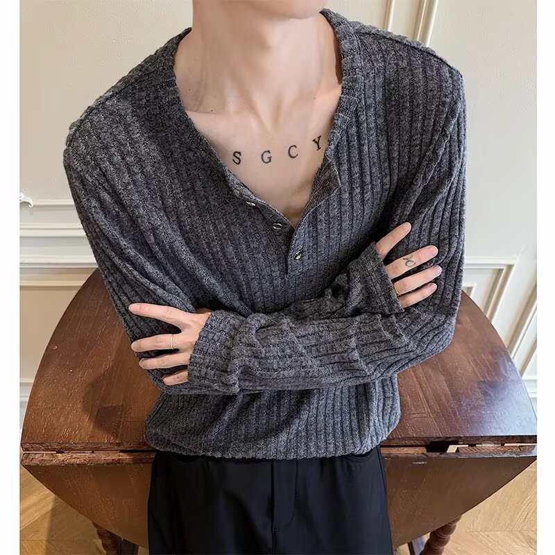 Henry Collar Long-Sleeve T-Shirt with a High-End Feel, Relaxed and Casual Style, Suitable as an Inner Layer or Base Shirt, with a Nonchalant and Lazy Vibe for Men