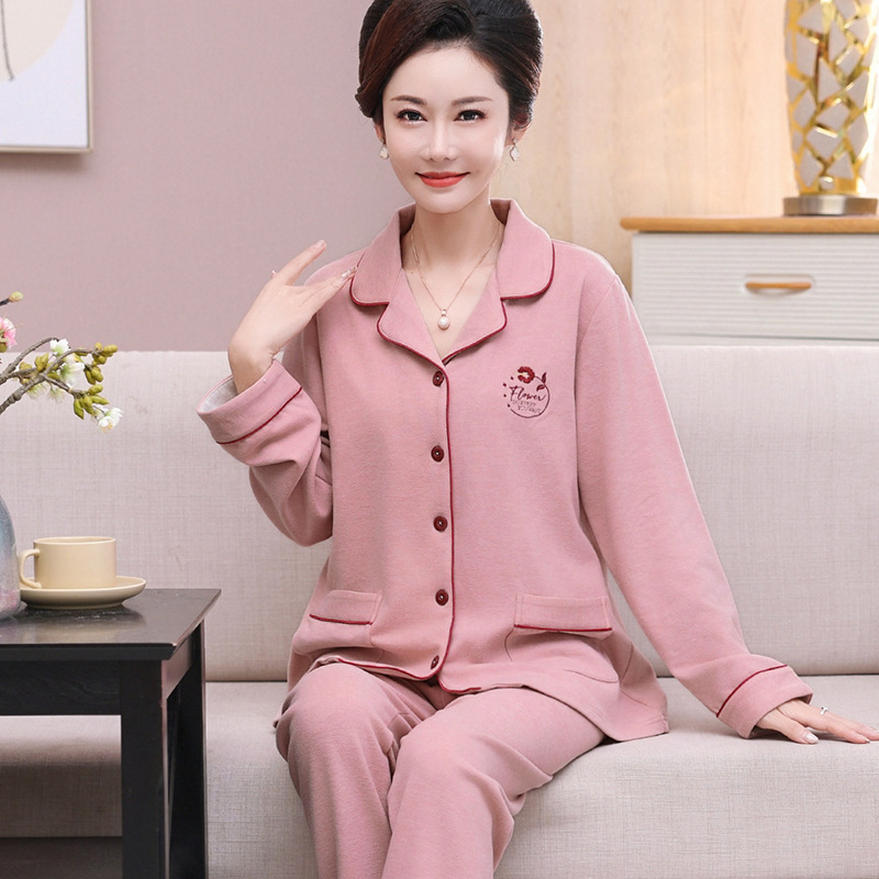 Middle-Aged and Elderly Mothers' Pajamas for Women in Autumn and Winter German Velvet Long-Sleeved Cardigans Middle-Aged Home Clothes Fleece-Lined Warm Loose Suits Middle-Aged and Elderly Mothers' Pajamas for Women in Autumn and Winter German Velvet Long-Sleeved Cardigans Middle-Aged Home Clothes Fleece-Lined Warm Loose Suits