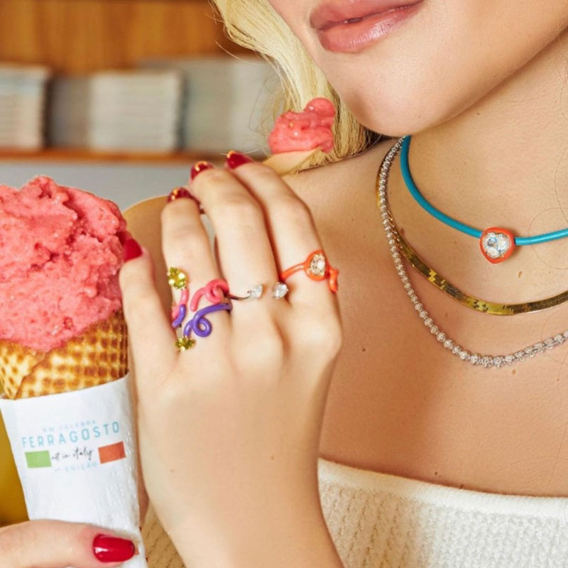 Title 1, Collana da donna in pelle con design geometrico...