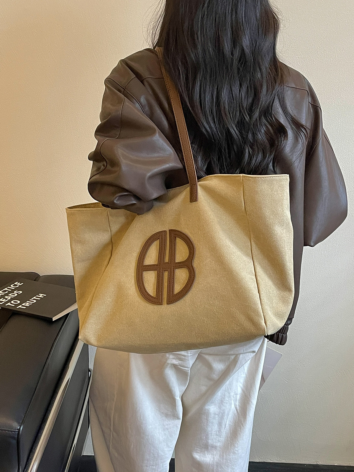 Bolsas axilales transfronterizas de gran capacidad para mujeres 2026 verano nuevo retro simple mochila de hombro de viaje bolsa de ocio