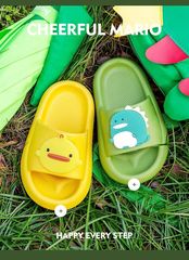 兒童拖鞋男女卡通可愛夏天小孩寶寶踩屎感居家好穿浴室洗澡涼拖鞋