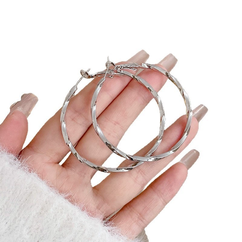 Small design earrings, ear clips, trend of season, high-quality style, bright catchy style