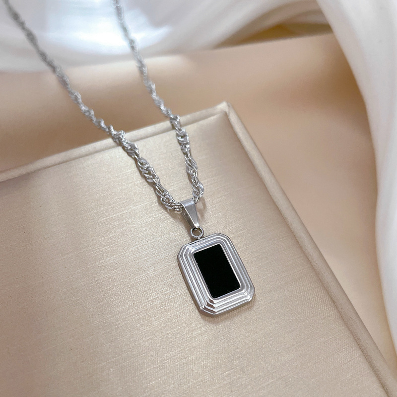 Acier Au Titane Dame Placage Rectangle Pendentif display picture 4