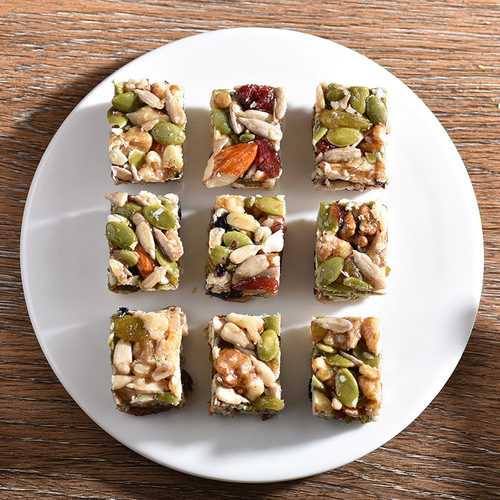 Xinjiang hand-cut cake small package Queen of the Western Regions black gold cut cake 500g/bag special traditional pastry snacks