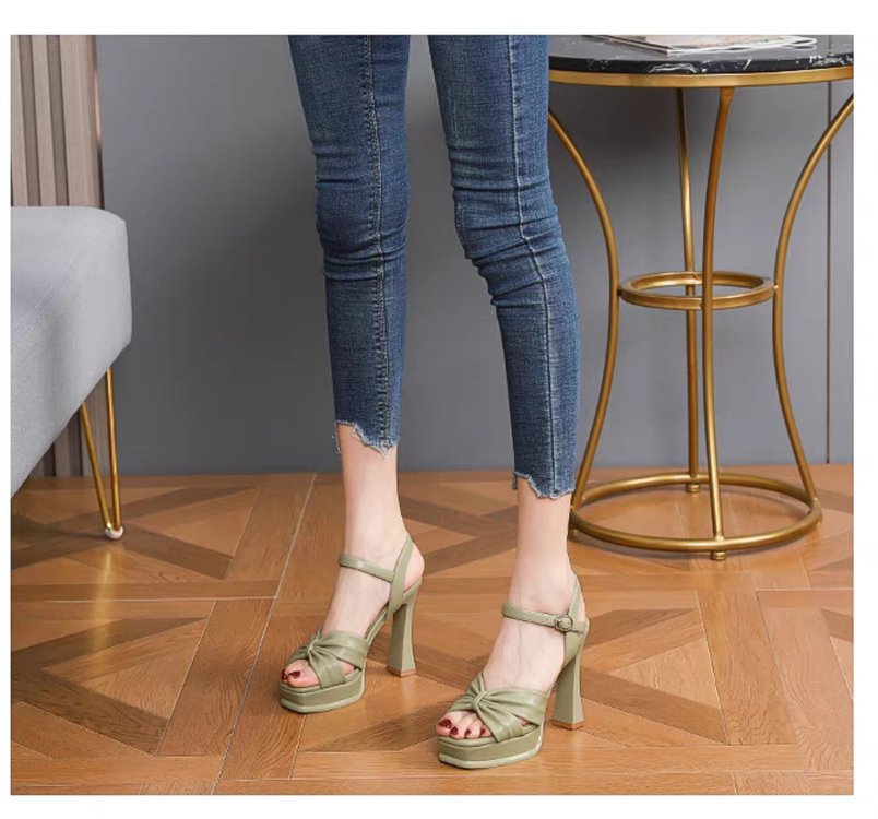 Women's High-Heeled 2024 Summer New Style High-End Chunky Heel Sandals With Waterproof Platform And Single Strap Buckle_vogvips.com