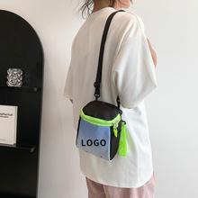 【大牌LOGO】港风小挎包方形小包运动潮流时尚手机包单肩包女士