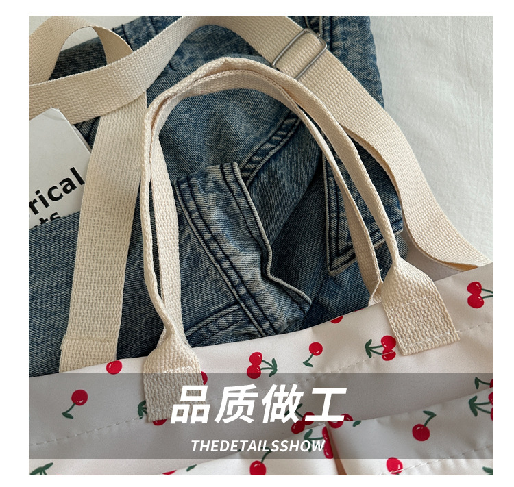 Large-capacity canvas student class 2024 Autumn new Korean-style trendy and personalized printed tote handbag for women Item Picture