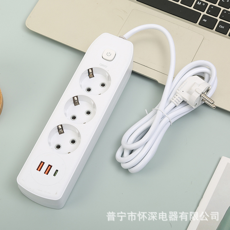 Enchufe estándar europeo alemán Okon conector de comercio electrónico transfronterizo enchufe ruso paquete de caja de color neutral 2USB + 1Type-c