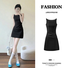 黑色吊带连衣裙女夏季一字肩老钱风穿搭收腰a字修身包臀裙子短裙