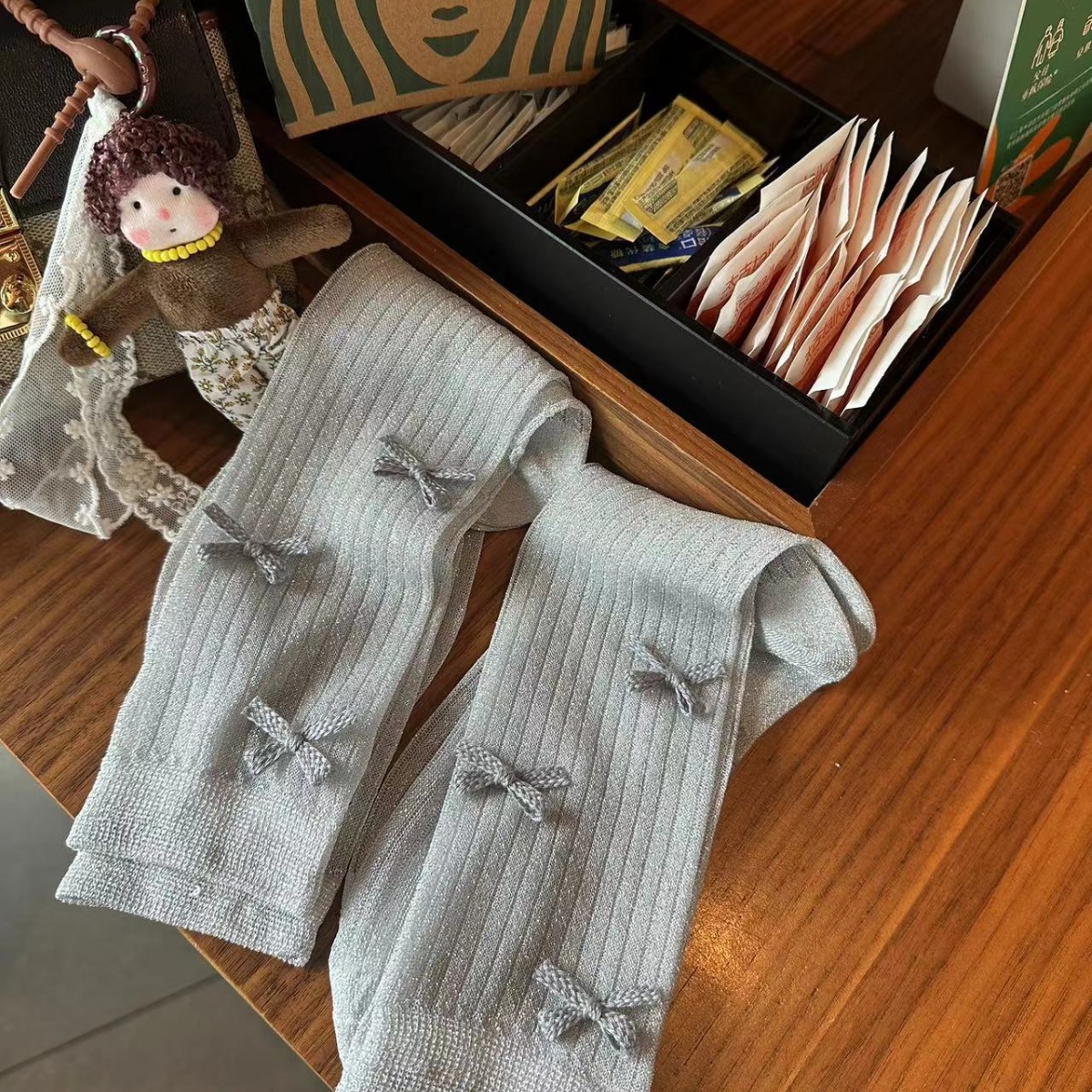 Silk threads with bow