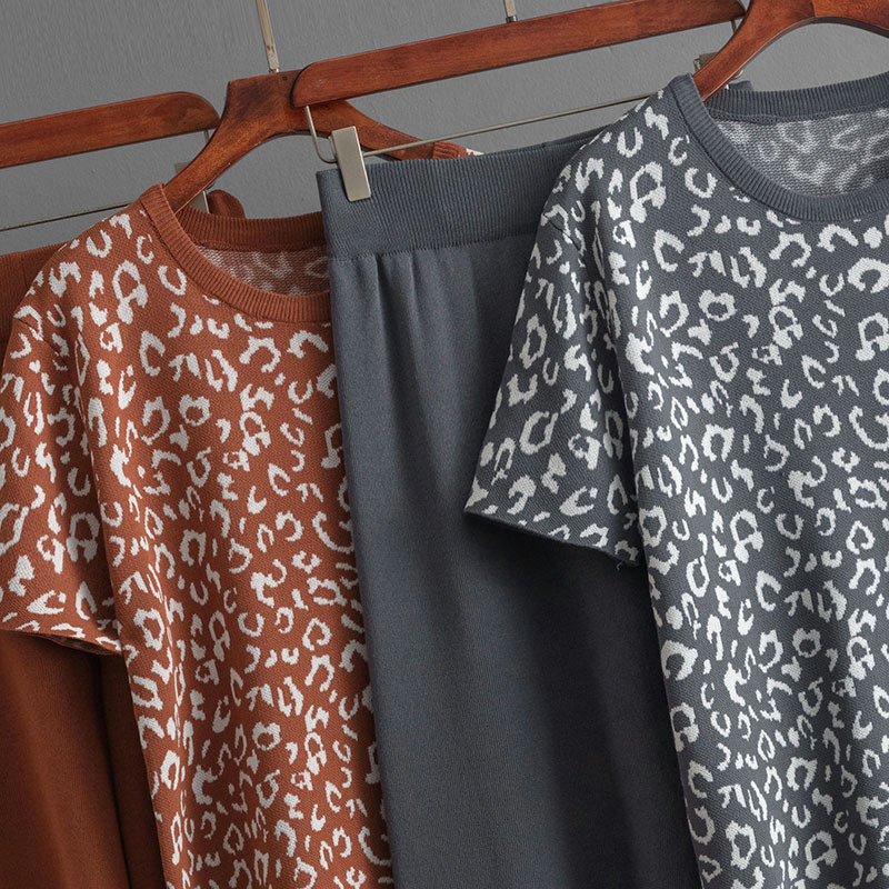 637g Weight Short Sleeve Sleeve Length Viscose fiber Fabric Type Pant Co-ord Set Sets Type 2 Pieces Set Quantity Daily Occasion Round Neck Neckline Loose Fit Type Leopard Pattern Summer, Spring Season Women's Gender Jacquard Design Casual Style Daily Women's Casual Leopard Viscose Fiber Jacquard Pant Co-ord Set Pants Sets 3