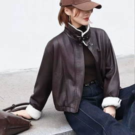 连衣裙;女式毛呢外套;其他短外套