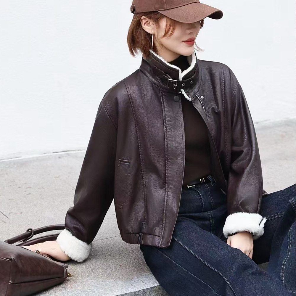 Autumn and Winter Retro Maillard Fleece-Lined Stand-Collar Short Leather Jacket for Women, American-Style Biker Lamb Wool Jacket 29023