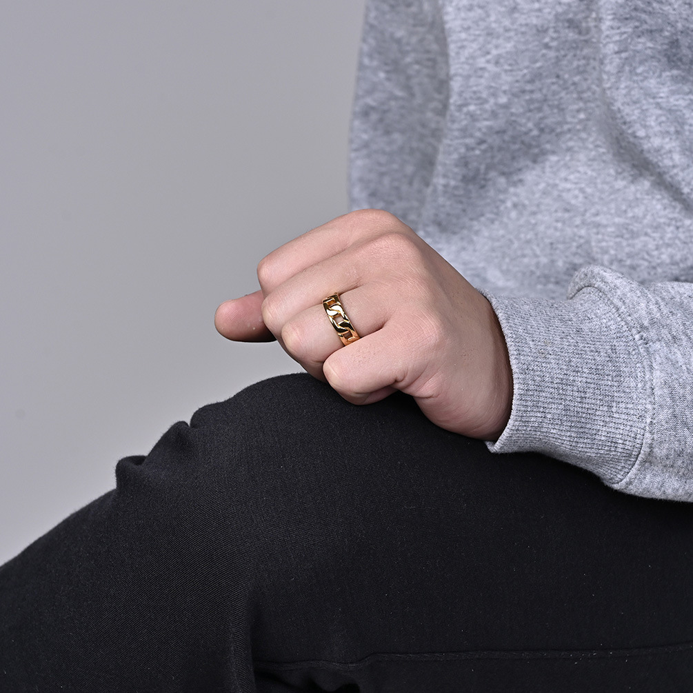 Mode Einfache Kette Männer Und Frauen Medium Titan Stahl Ring display picture 5