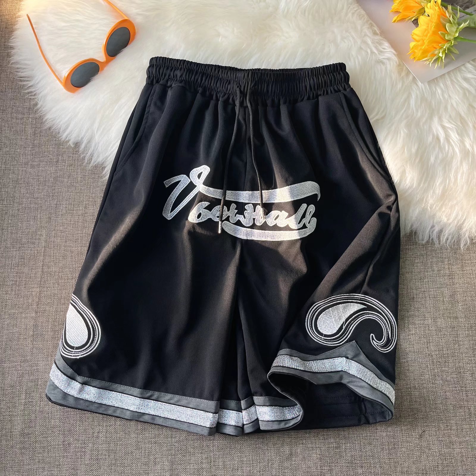 Pantalones cortos casuales de verano para hombres, marca de moda ins, color sólido, contraste simple, moda, tubo recto suelto, pantalones deportivos de cinco puntos