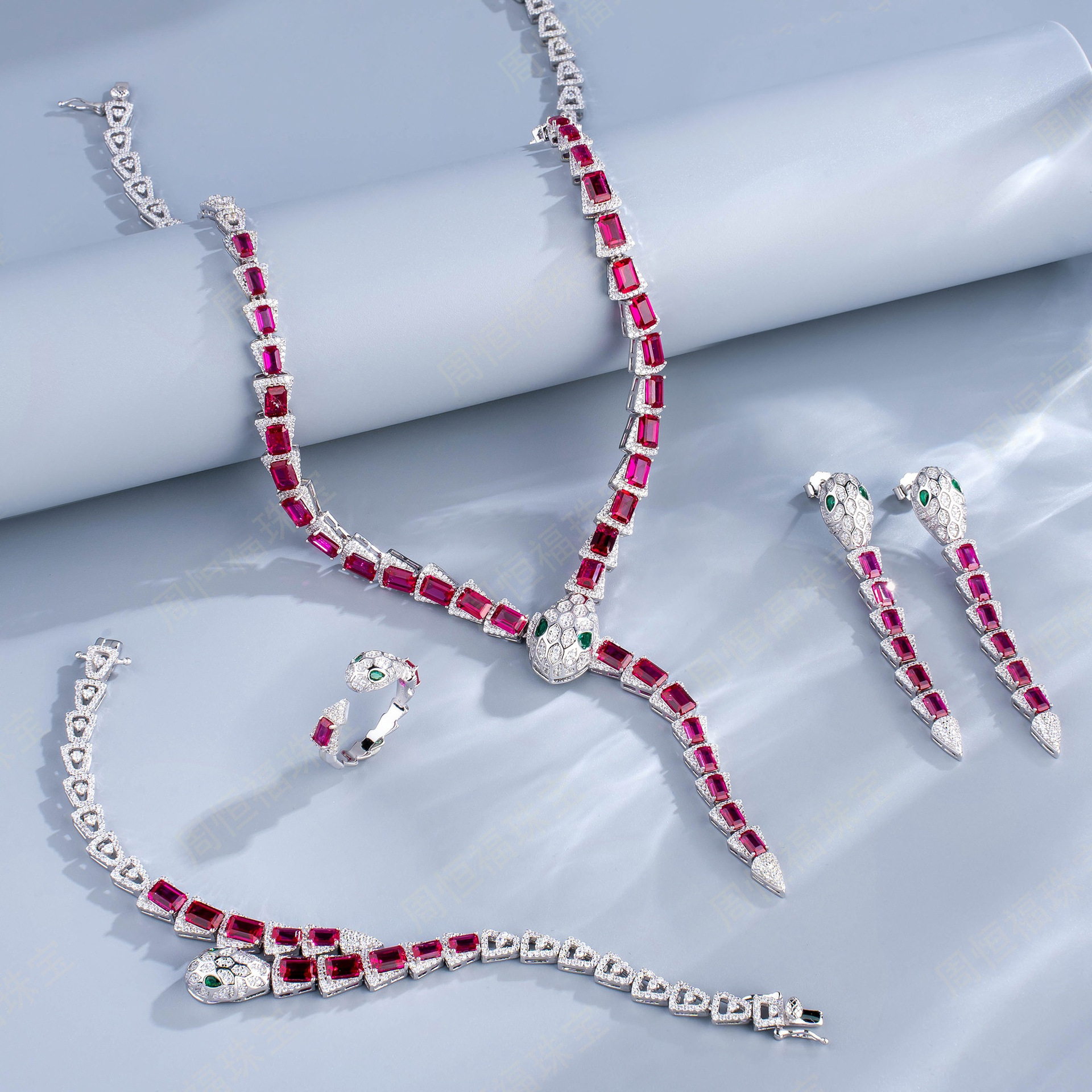 Troncal nueva personalidad espíritu serpiente cultivo color tesoro traje S925 plata con incrustaciones cultivo esmeralda serpentina collar anillo mujer