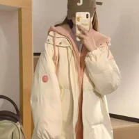 Корейские поддельные две хлопчатобумажные костюмы с капюшоном зимой 2024 новая толстая студентка свободная тонкая теплая куртка