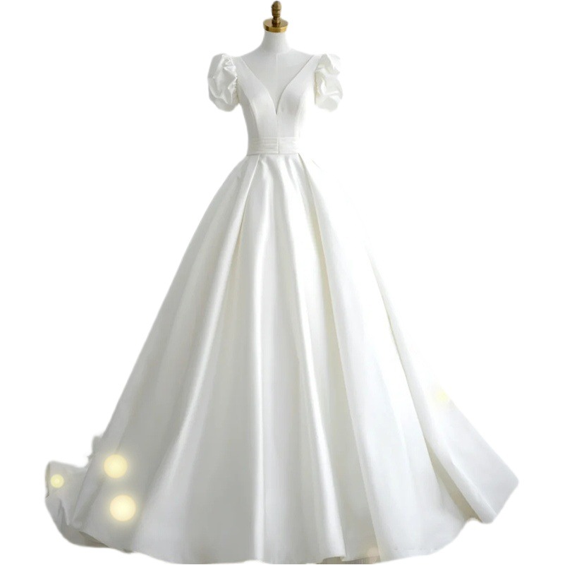 Vestido de novia ligero 2026, nuevo estilo, cuello en V, estilo francés, cola simple, satén, talla pequeña, venta al por mayor.