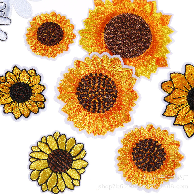 Amazon ベストセラー花アクセサリー布ステッカーデイジーコンピュータ刺繍ステッカー DIY 穴パッチステッカー在庫卸売|undefined