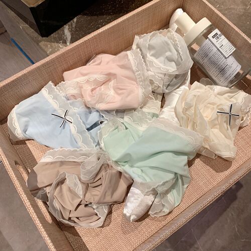 Leting~Ice silk thin, breathable and comfortable solid color simple seamless fit mid-waist briefs pure cotton crotch underwear