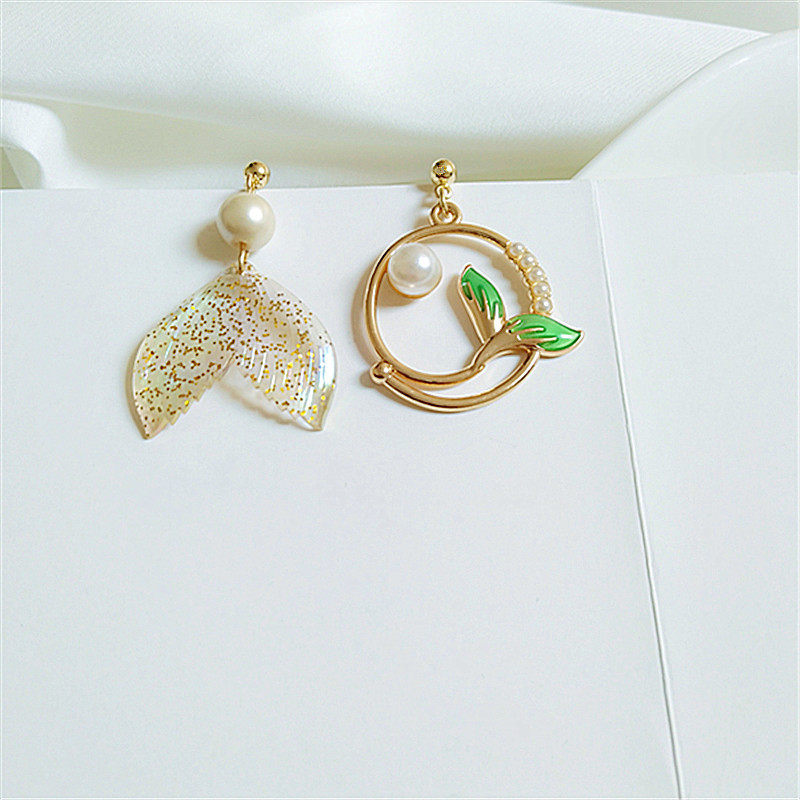 Fashion Fish Tail Alloy Plating Inlay Pearl Women's Drop Earrings 1 Pair display picture 3