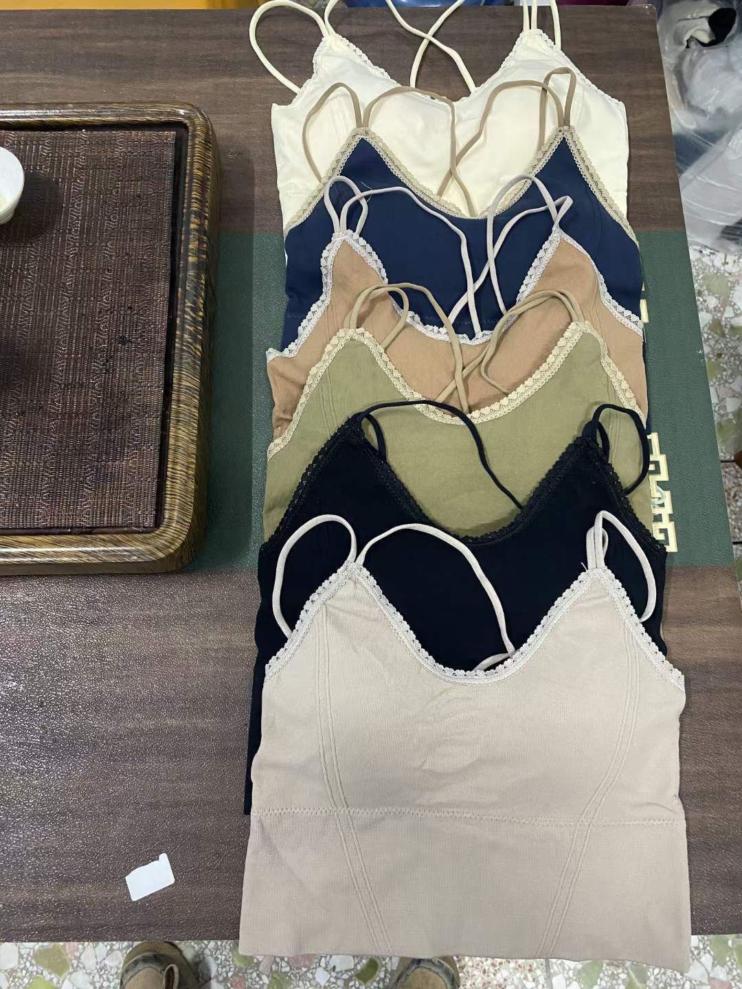 Nueva inconsútil alto elástico belleza de alta calidad las mujeres chaleco inalámbrico yoga sujetador ropa interior deportiva al por mayor