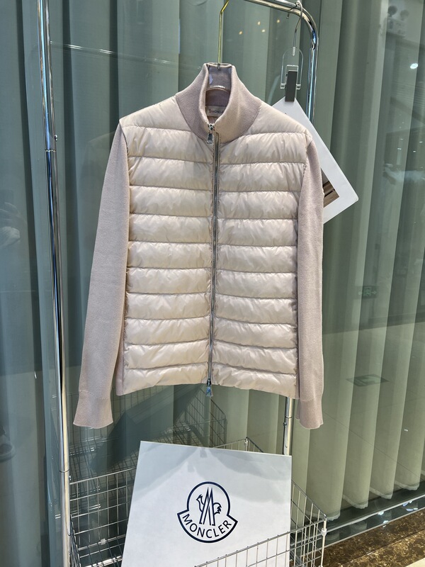 Women's stand-up collar patchwork lightweight down jacket with knitted sleeves, slim fit, 2025 new model, warm and stylish, with all tags intact Women's stand-up collar patchwork lightweight down jacket with knitted sleeves, slim fit, 2025 new model, warm and stylish, with all tags intact