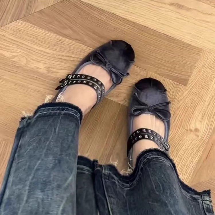 Cute Mary Jane shoes made of sheepskin leather with hidden heel with…