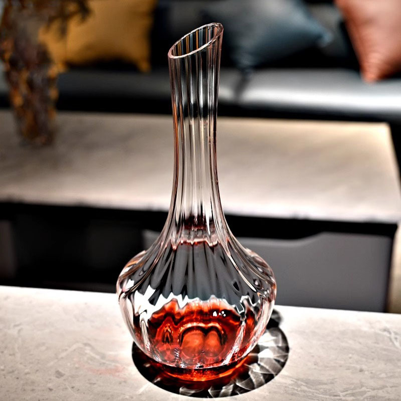 Fast creative wine decanter for home use